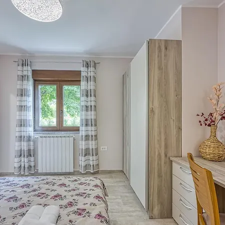 Alba With Private Pool וילה