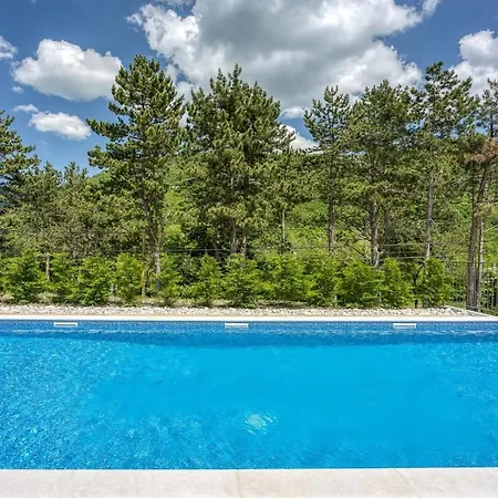 Alba With Private Pool Villa *