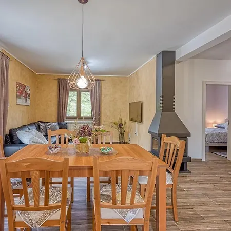 Alba With Private Pool Villa *