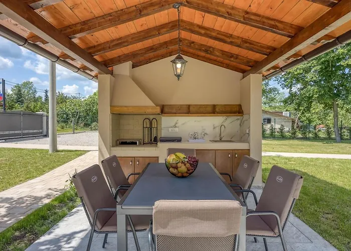 Villa Alba With Private Pool *